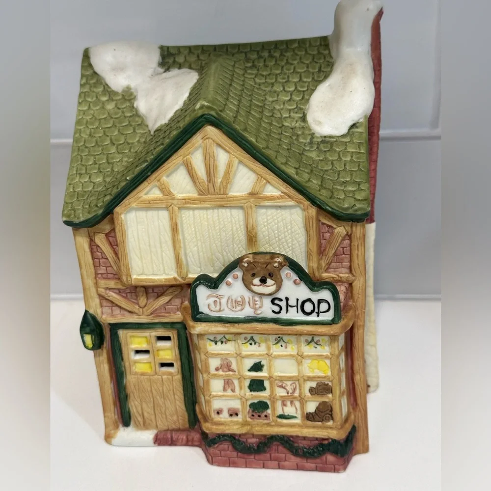 Dickensville Porcelain Lighted House Christmas Village Collectible Toy shop